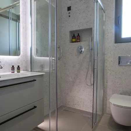 Achillion Hotel apartamentowy 4*