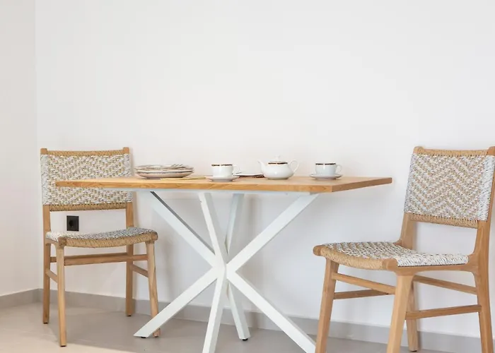 Achillion Aparthotel 4*