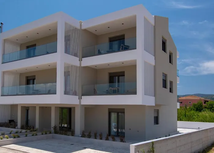 Achillion Aparthotel 4*