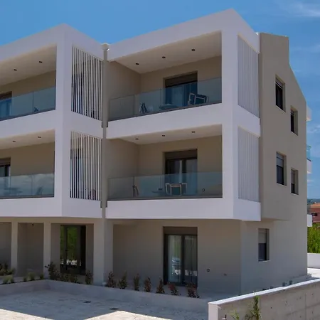 Achillion Ξενοδοχείο με διαμερίσματα 4*